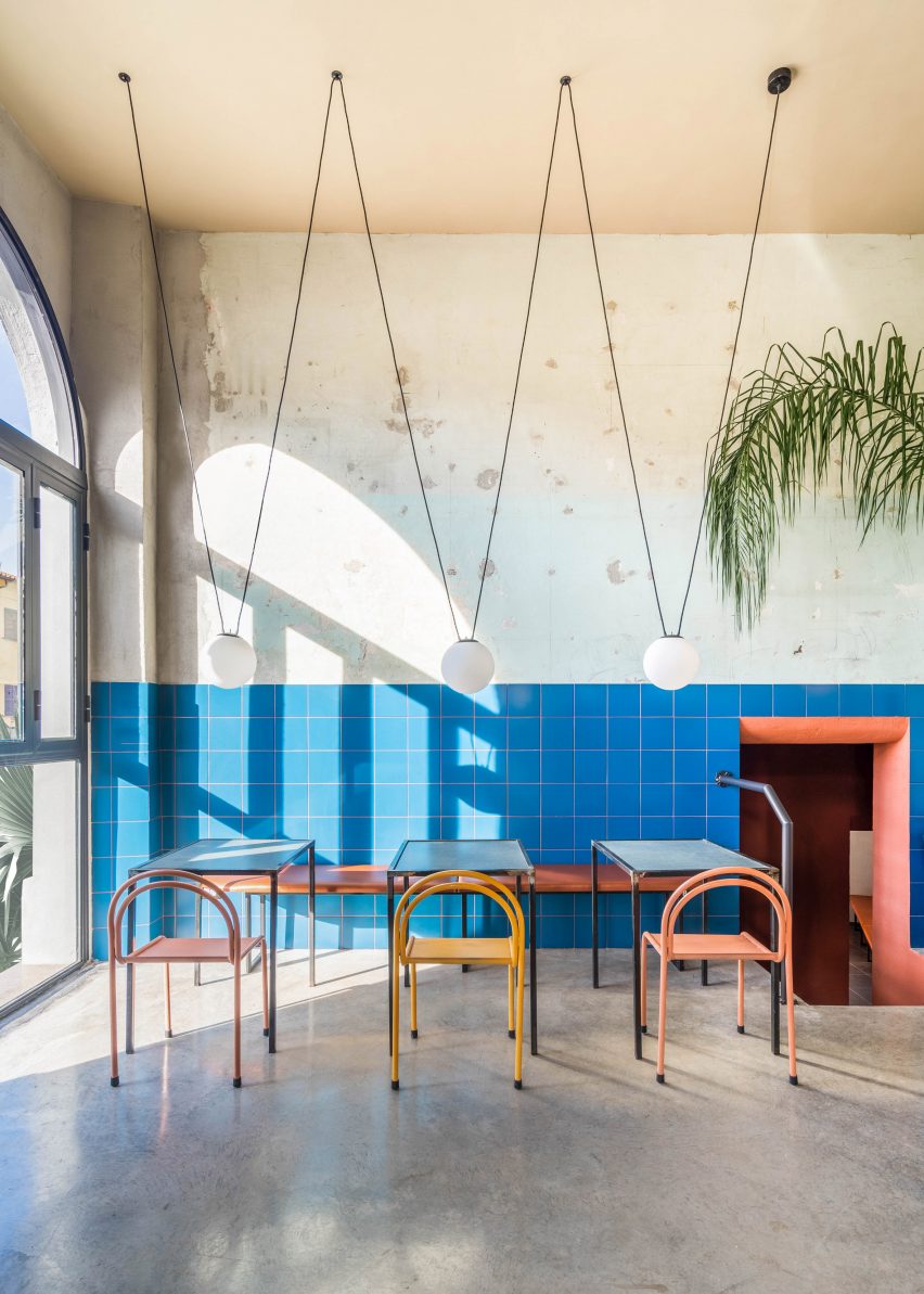 Blue majolica tiles in Tre De Tutto by Studio Tamat