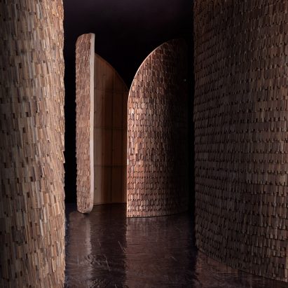Wood-clad Valencia Pavilion by MUT Design