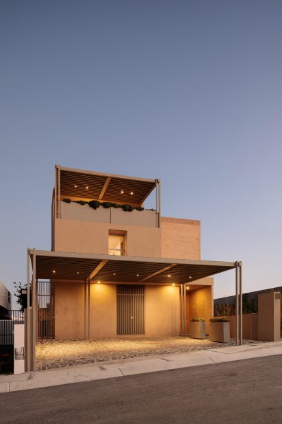 Exterior view of Casa Yavia by Intersticial Arquitectura