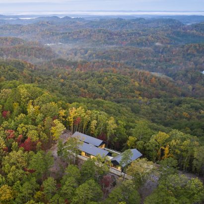 Short Mountain House overlooks the Great Smoky Mountains National Park