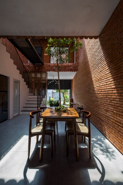 Ground floor of 2HIEN house in Vietnam by CTA