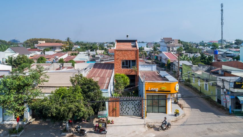 2HIEN house in Vietnam by CTA