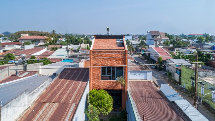 2HIEN house in Vietnam by CTA