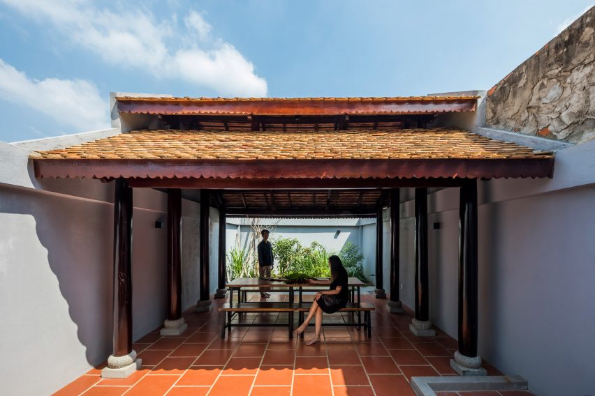 2HIEN house in Vietnam by CTA