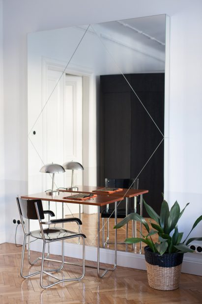 Workspace by mirror in Autor Rooms