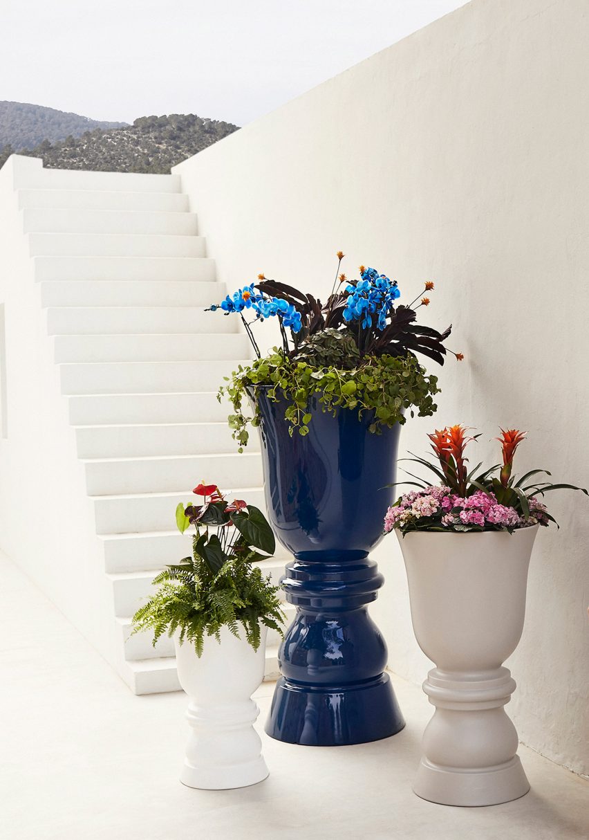 Suave outdoor furniture by Marcel Wanders for Vondom