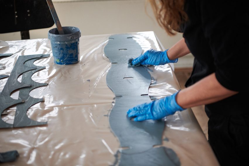 Else-Rikke Bruun assembles the Textile Veneer screen