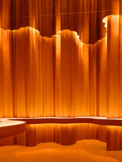 Orange resin walls in Alchemy