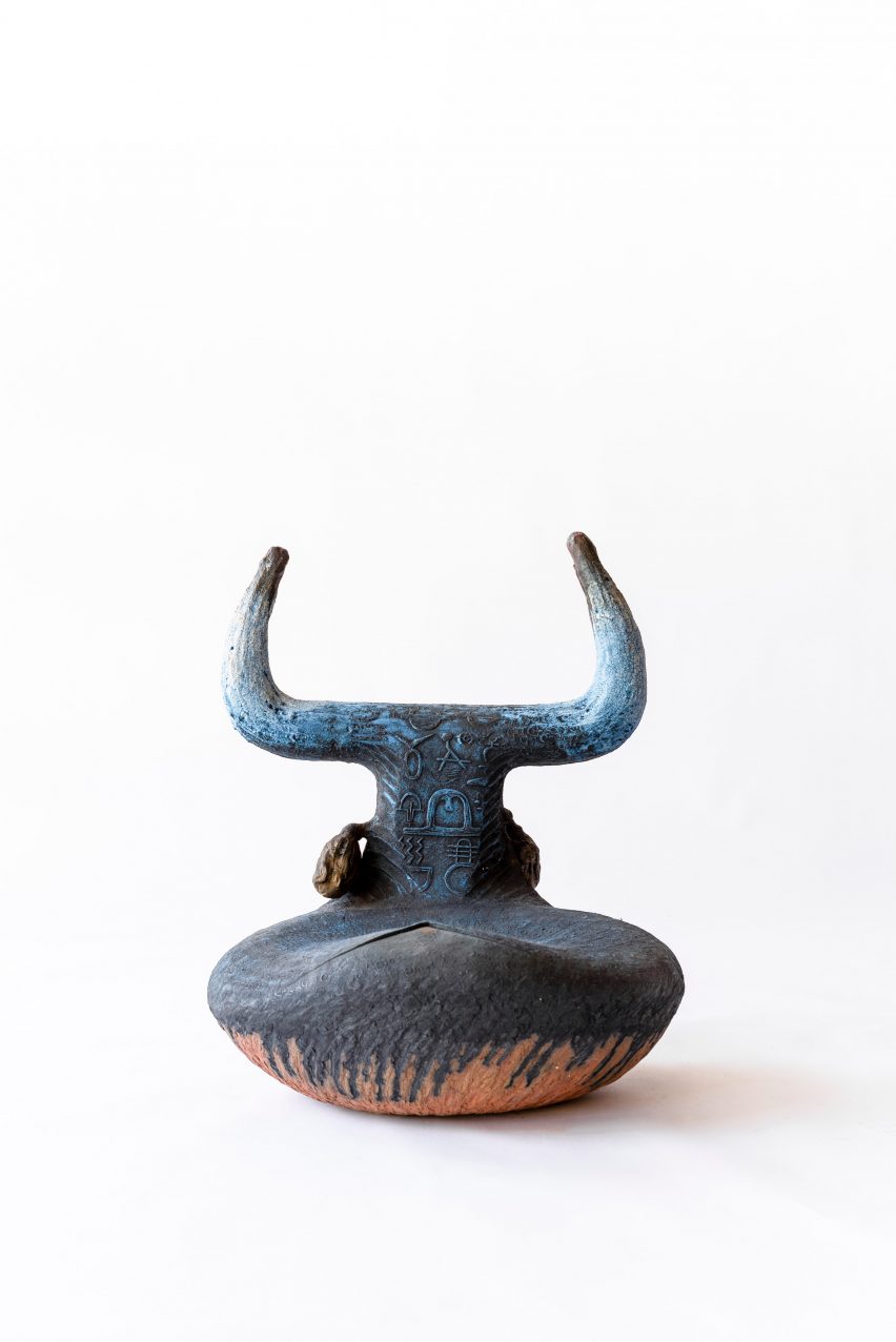 Bulls horn seat