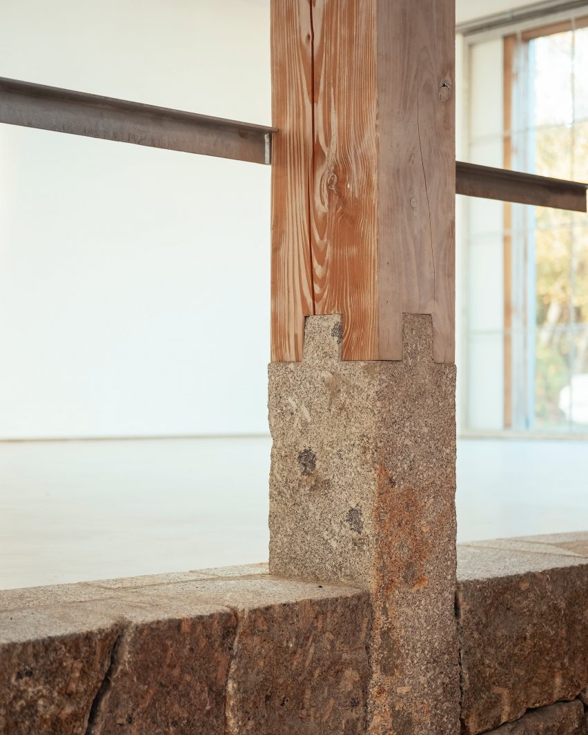A column detail