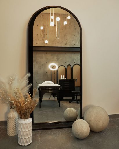 Mirror in tattoo parlour 