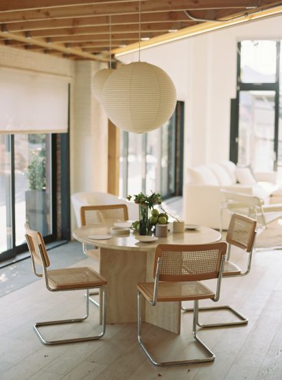 OWIU Studio renovates an apartment in LA