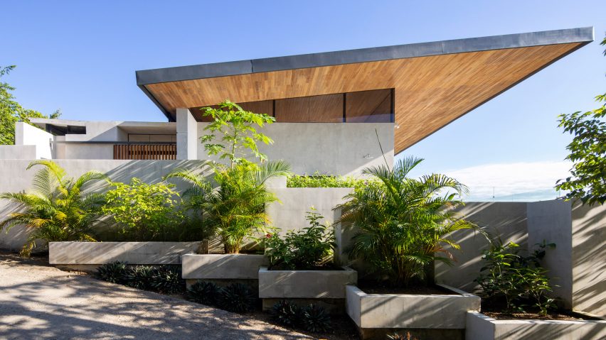 Casa Bell-Lloc by Studio Saxe