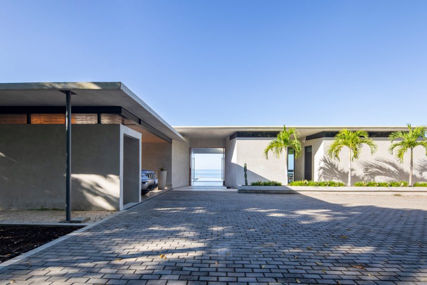 Casa Bell-Lloc's concrete facades