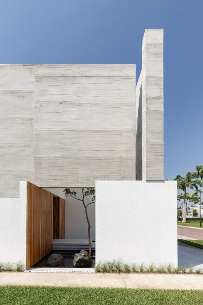 Enttry courtyard of house in Ecuador