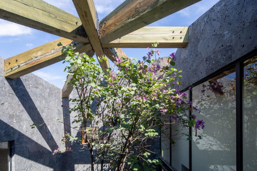 Exterior beams