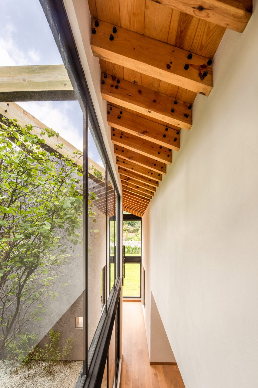 Exposed beams on the roof