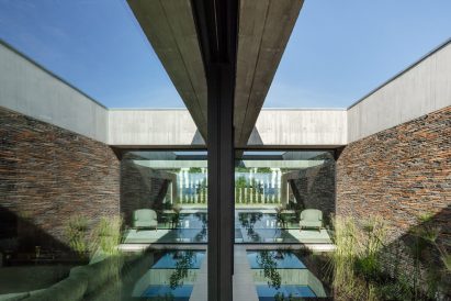 House in Braga in two volumes