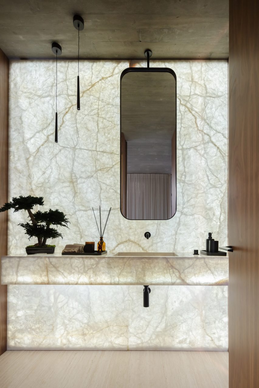 Marble sink with rectangular mirror