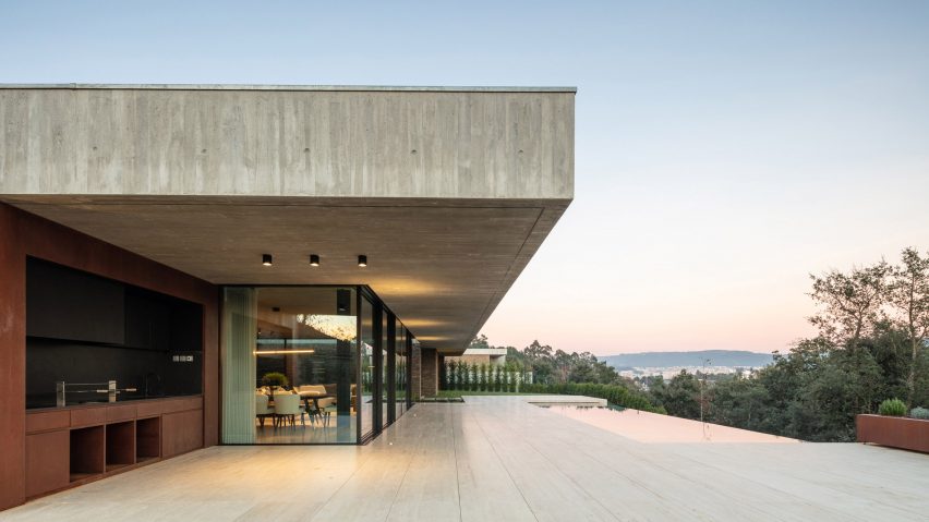 Cork Trees House sits above a grove of trees