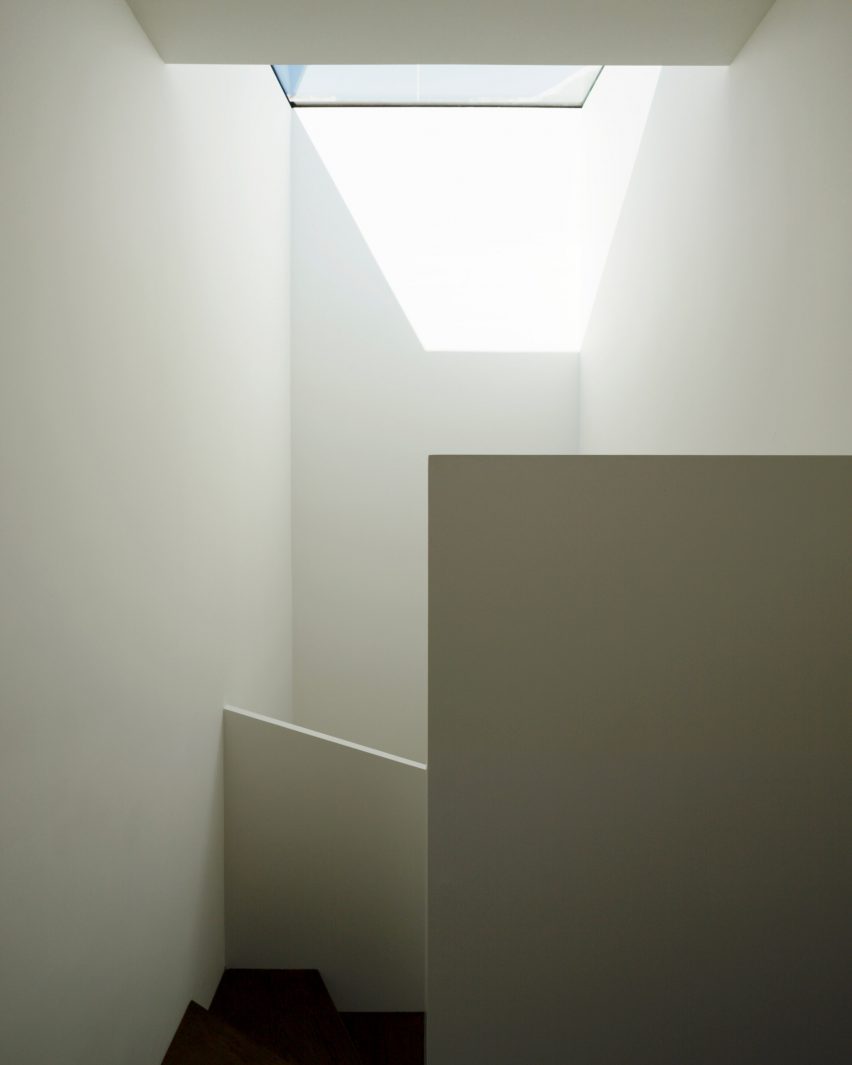Corner House by Studio 304
