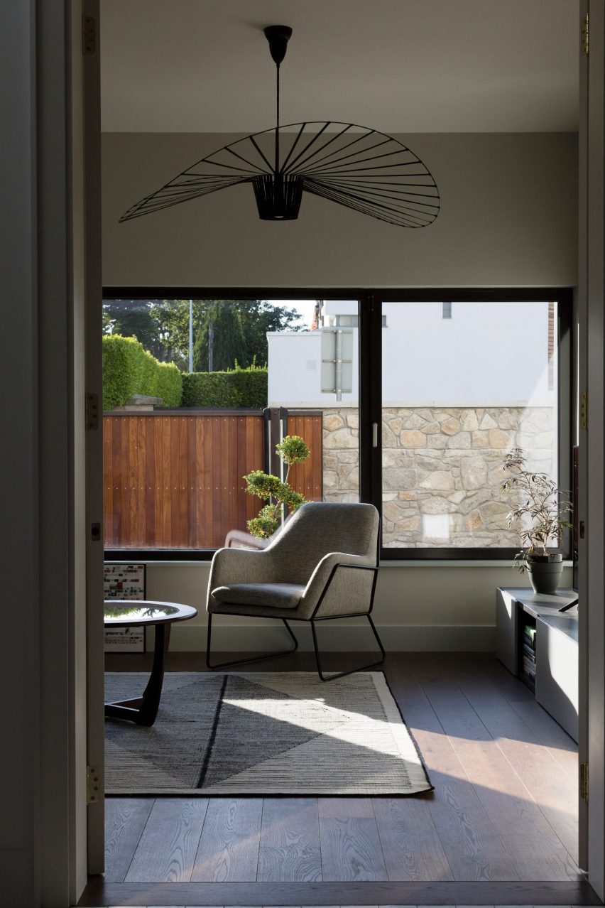 Corner House by Studio 304