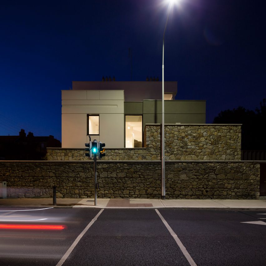 Corner House by Studio 304