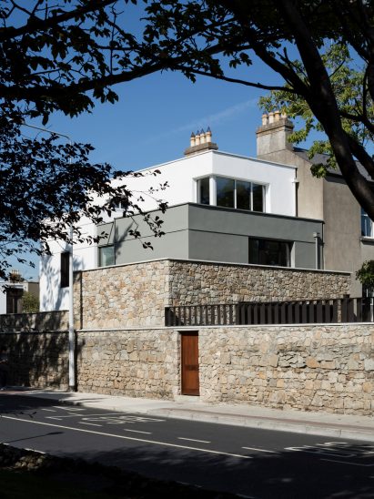 Tiered volumes of Corner House by Studio 304