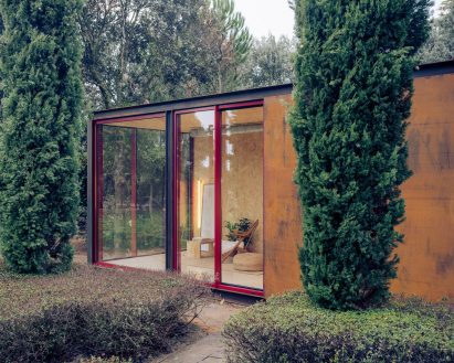Tini cabin by Delavegacanolasso with corten steel exterior