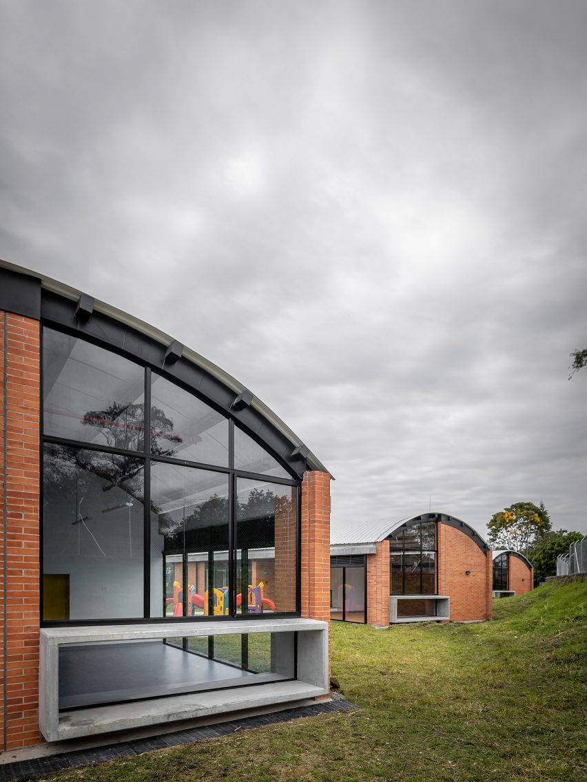 The volumes have arched roofs