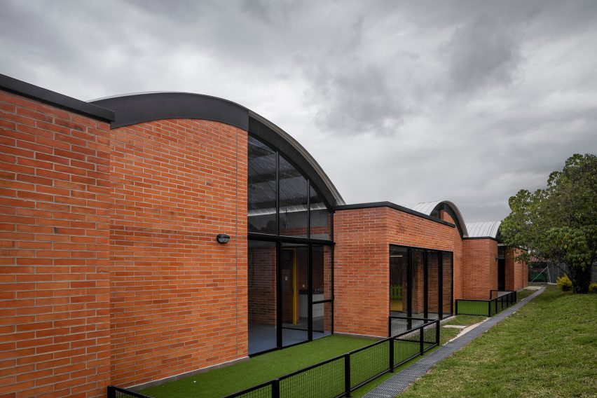 Taller Sintesis designed arched roofs