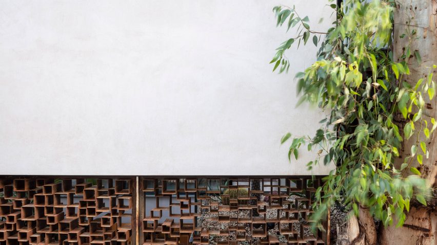 Facade of Eucalyptus House by Paritzki & Liani Architects
