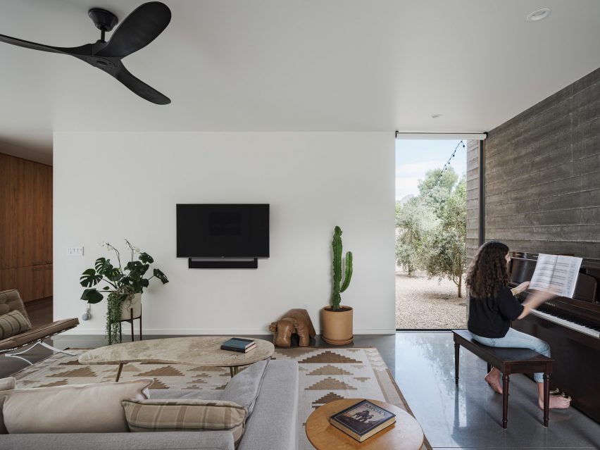 Foo house's interiors