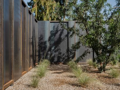 Pre-rusted seel exterior cladding on Foo house