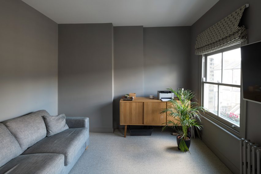 Snug in Haringey Glazed Extension by Satish Jassal Architects