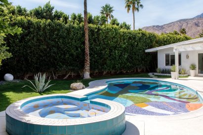 Proba's painted Palm Springs pool blends with its setting