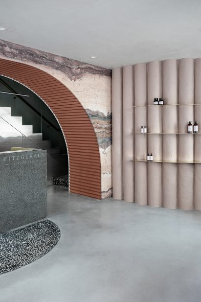 Undulating pink plaster wall by Kingston Lafferty Design