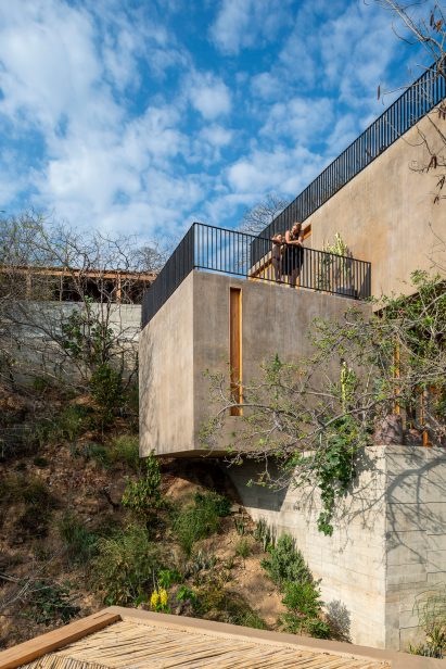 Em-Estudio designed the holiday home