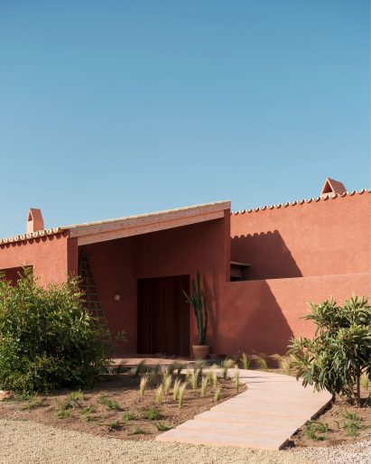 The hidden entrance to the Lover's House holiday home in Mallorca