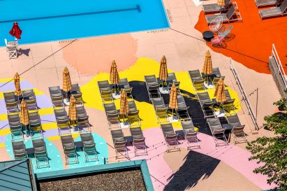 Alex Proba's hand-painted graphic mural in Manhattan
