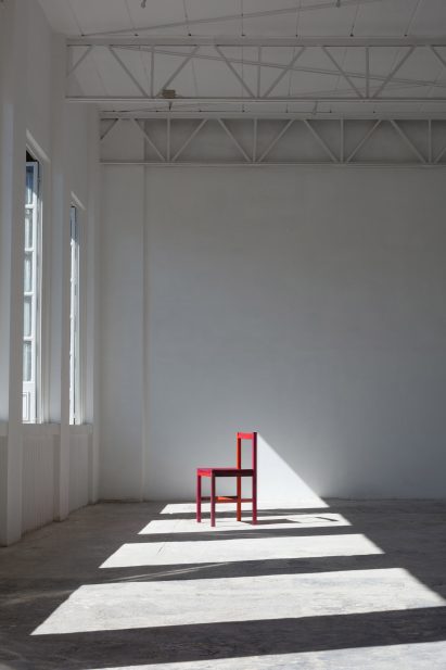 Multicoloured chair by Moisés Hernández dyed using cochineal