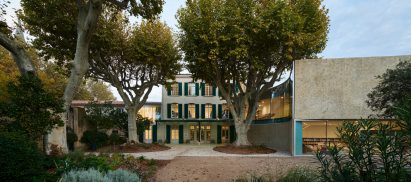 French-manor conversion next to its new modern addition by Dominique Coulon & Associés