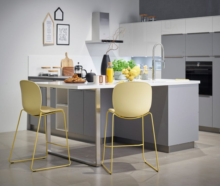 RBM Noor by Flokk in yellow with sledge base