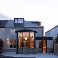 Curved glass extension