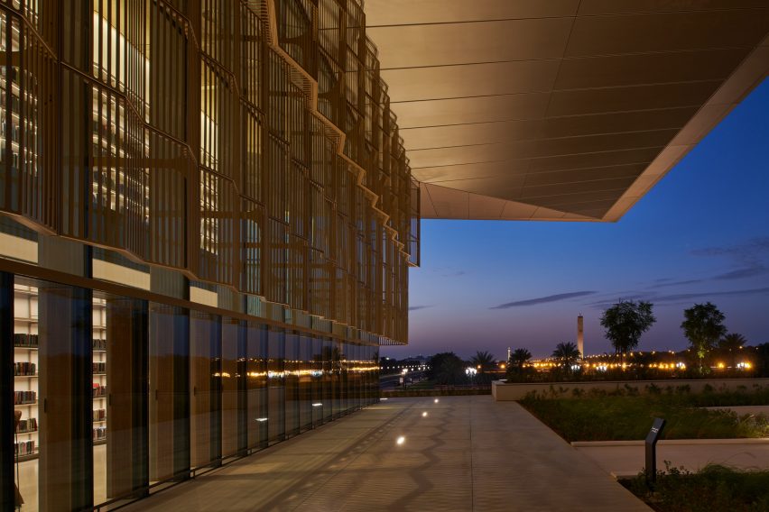 The overhanging roof of The House of Wisdom by Foster + Partners