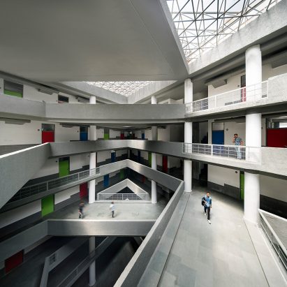 An atrium with crisscrossing bridges 