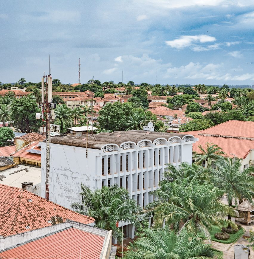 TAP Airline Delegation, Bissau by José Pinto da Cunha