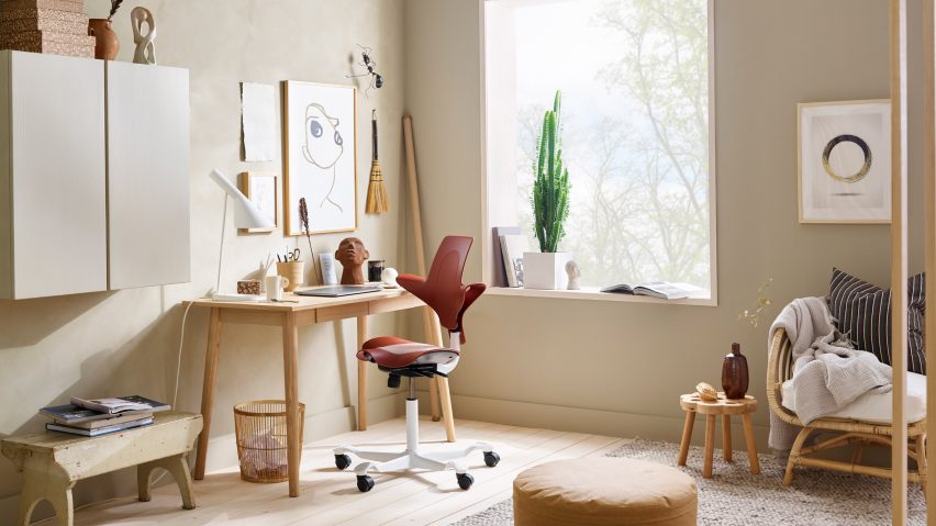 Lifestyle shot of the HÅG Capisco Puls limited edition chair by Flokk