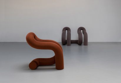 The collection is three chairs and one table