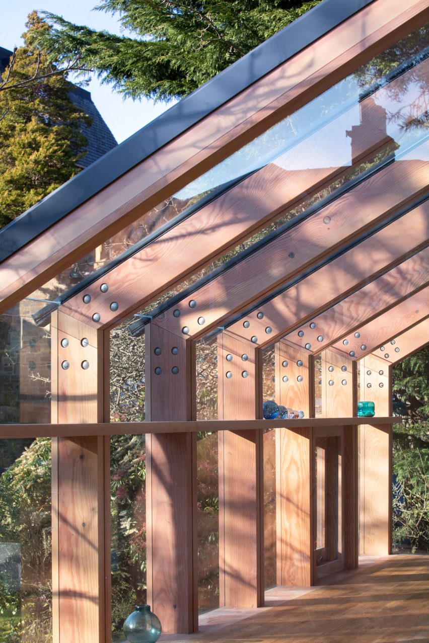 Glass writer's studio in Edinburgh by WT Architecture